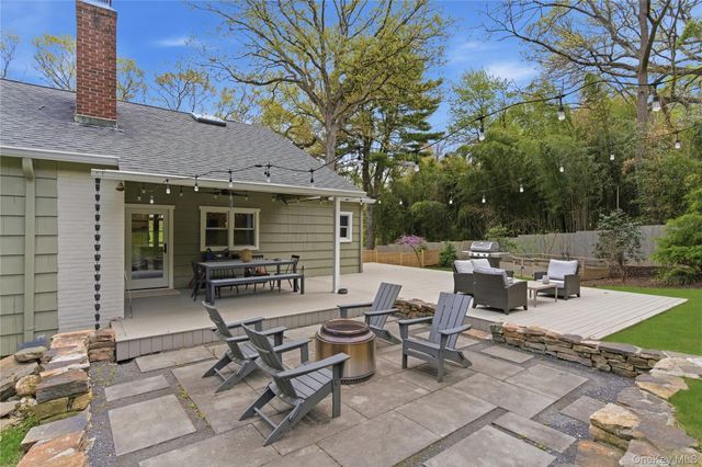 19 Erick Court, Cold Spring Harbor, NY 11724
