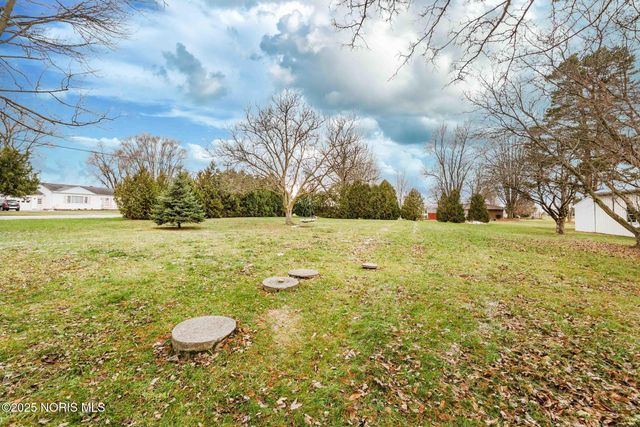 12035 W Township Rd 112, Fostoria, OH 44830