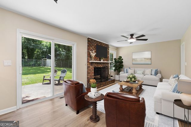 536 Rimrock Trail, Stone Mountain, GA 30083