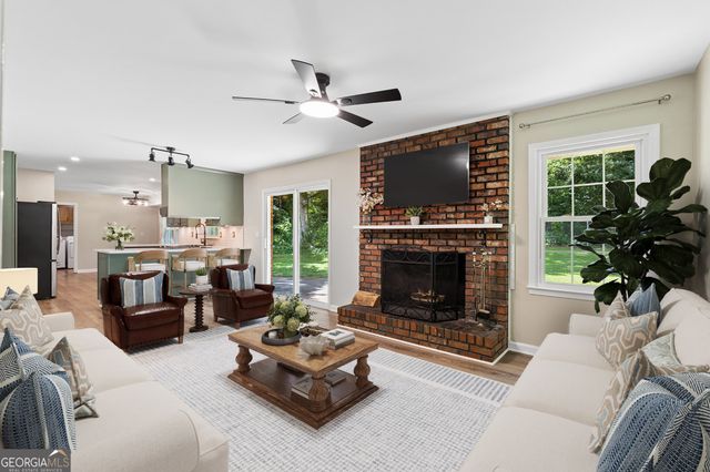 536 Rimrock Trail, Stone Mountain, GA 30083