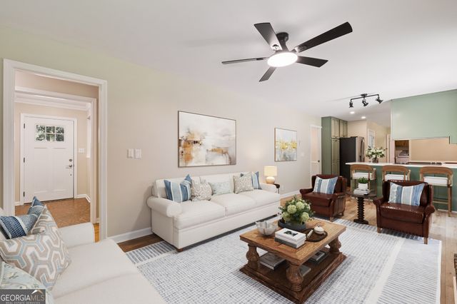 536 Rimrock Trail, Stone Mountain, GA 30083