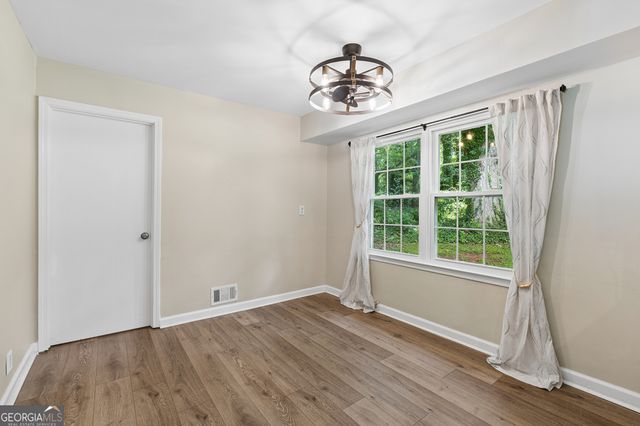 536 Rimrock Trail, Stone Mountain, GA 30083
