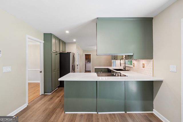 536 Rimrock Trail, Stone Mountain, GA 30083