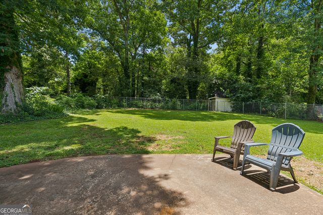 536 Rimrock Trail, Stone Mountain, GA 30083