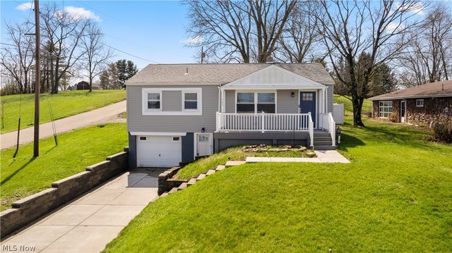 145 Locust Boulevard, Wintersville, OH 43953