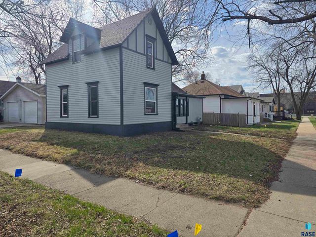 232 N Nesmith Ave Avenue, Sioux Falls, SD 57103