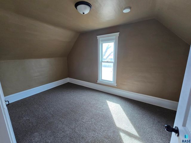 232 N Nesmith Ave Avenue, Sioux Falls, SD 57103