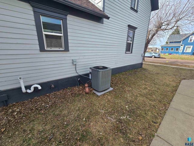 232 N Nesmith Ave Avenue, Sioux Falls, SD 57103