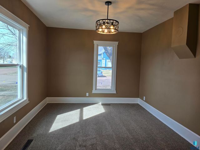 232 N Nesmith Ave Avenue, Sioux Falls, SD 57103