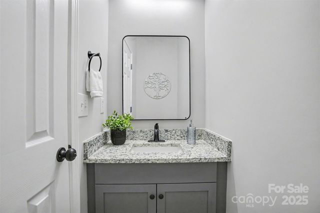 2012 Ashley Road, Charlotte, NC 28208