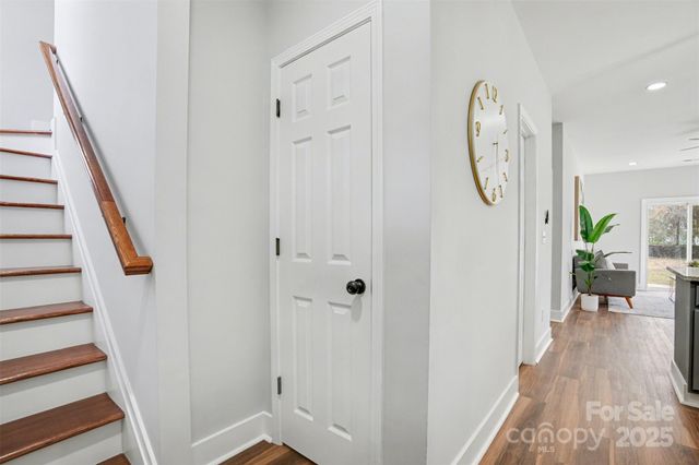 2012 Ashley Road, Charlotte, NC 28208