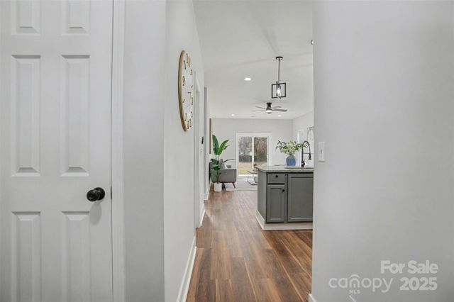 2012 Ashley Road, Charlotte, NC 28208