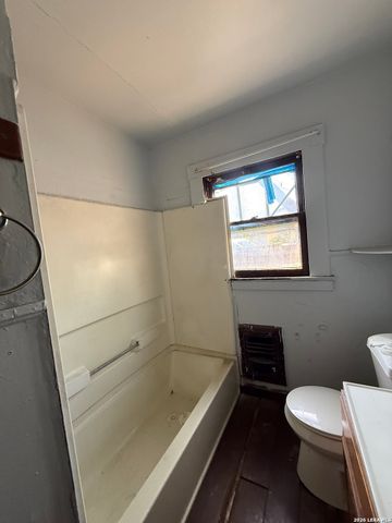 1915 Pasadena St, San Antonio, TX 78201