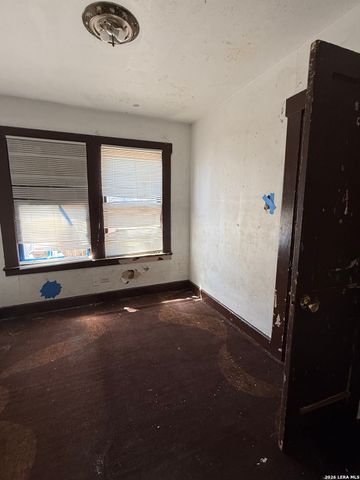 1915 Pasadena St, San Antonio, TX 78201