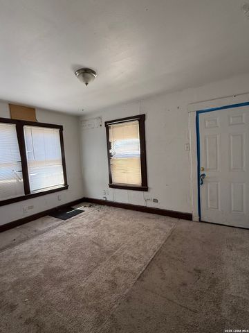 1915 Pasadena St, San Antonio, TX 78201