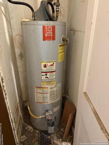 1915 Pasadena St, San Antonio, TX 78201