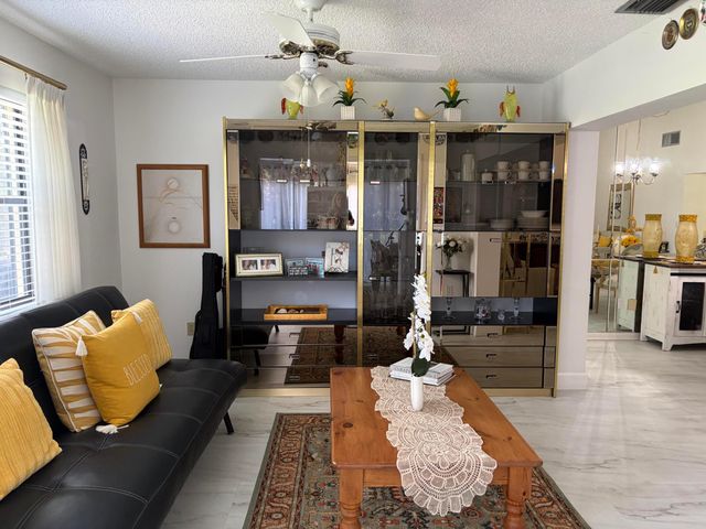 6285 Tall Cypress Circle, Greenacres, FL 33463