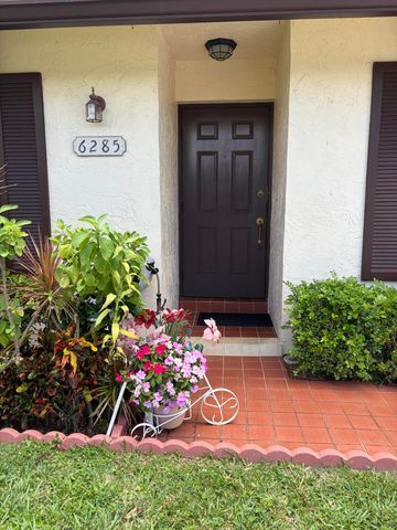 6285 Tall Cypress Circle, Greenacres, FL 33463