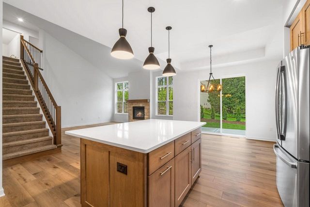 W221N3075 Greenwood ROAD, Waukesha, WI 53186