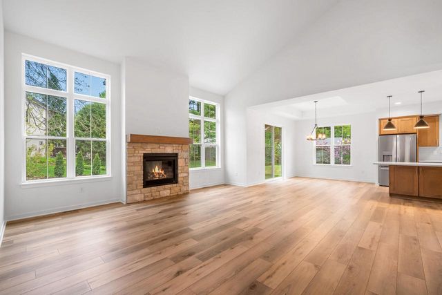 W221N3075 Greenwood ROAD, Waukesha, WI 53186