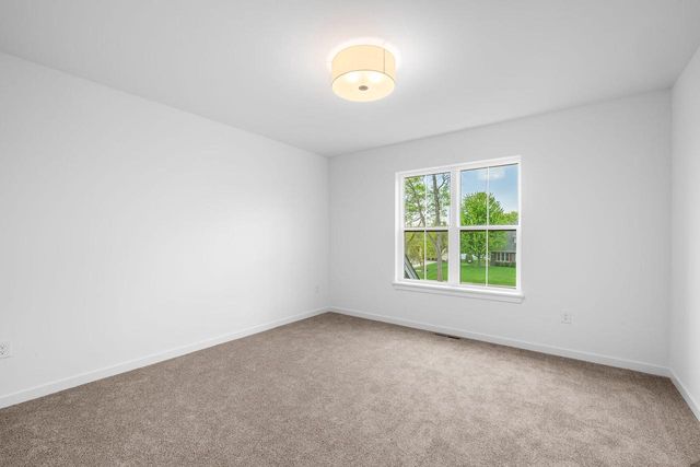 W221N3075 Greenwood ROAD, Waukesha, WI 53186