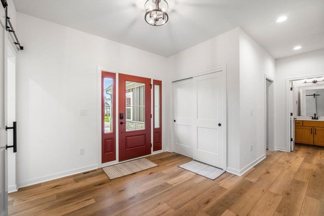 W221N3075 Greenwood ROAD, Waukesha, WI 53186