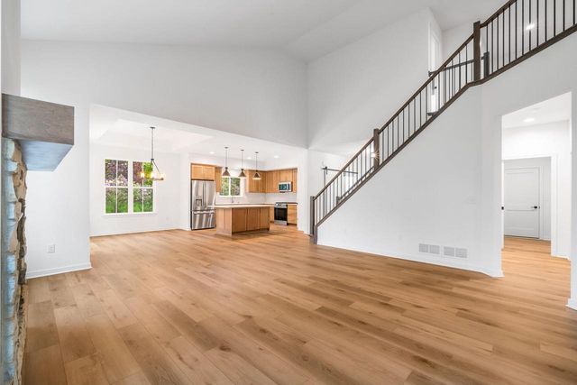 W221N3075 Greenwood ROAD, Waukesha, WI 53186
