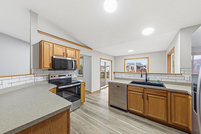 816 Orchard Circle, Belle Plaine, MN 56011