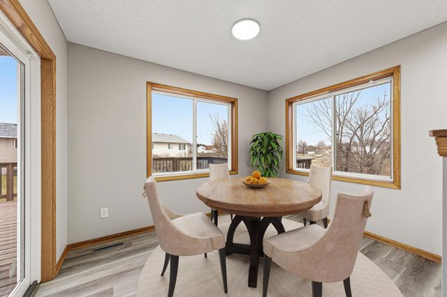 816 Orchard Circle, Belle Plaine, MN 56011