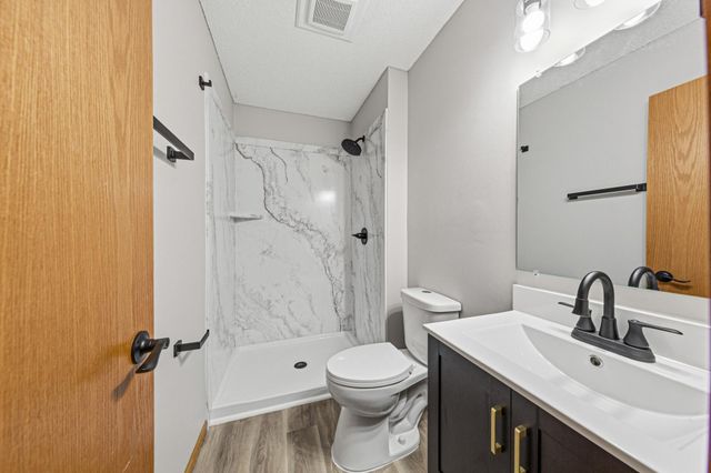 816 Orchard Circle, Belle Plaine, MN 56011