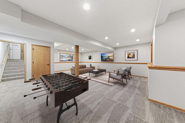 816 Orchard Circle, Belle Plaine, MN 56011