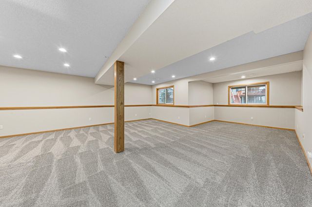 816 Orchard Circle, Belle Plaine, MN 56011