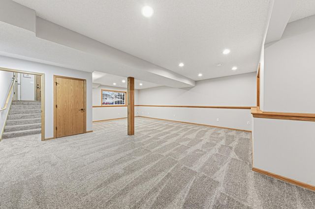 816 Orchard Circle, Belle Plaine, MN 56011