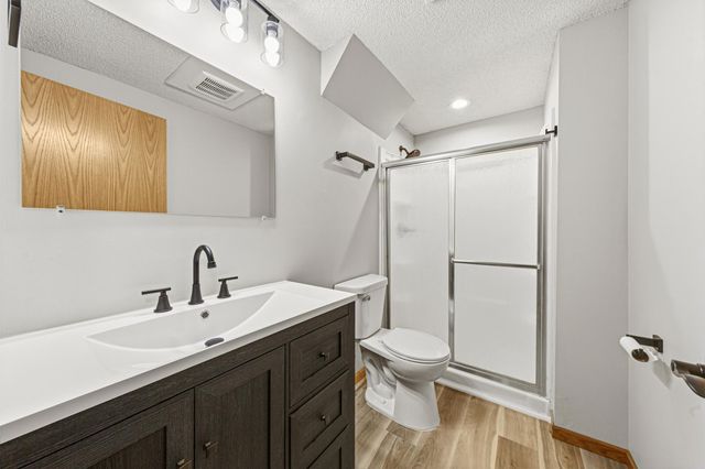 816 Orchard Circle, Belle Plaine, MN 56011