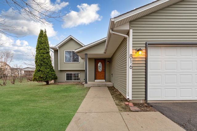 816 Orchard Circle, Belle Plaine, MN 56011