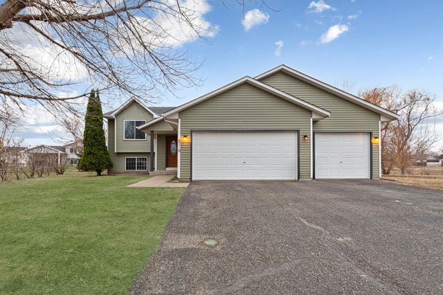 816 Orchard Circle, Belle Plaine, MN 56011