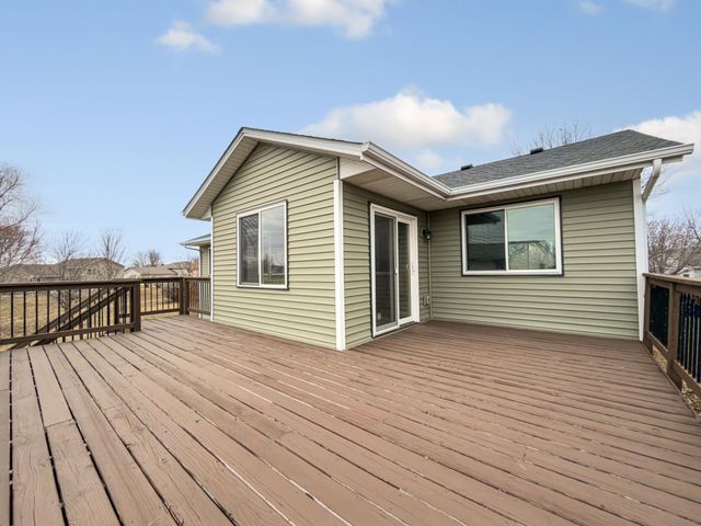 816 Orchard Circle, Belle Plaine, MN 56011