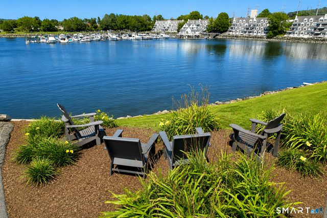 635 Popes Island Road 635, Milford, CT 06461