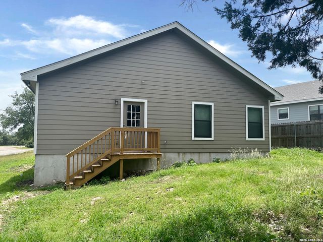 1491 Live Oak Dr, Spring Branch, TX 78070