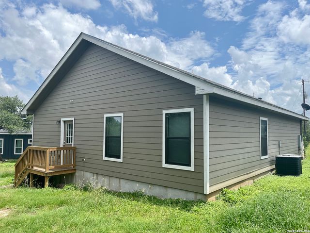 1491 Live Oak Dr, Spring Branch, TX 78070