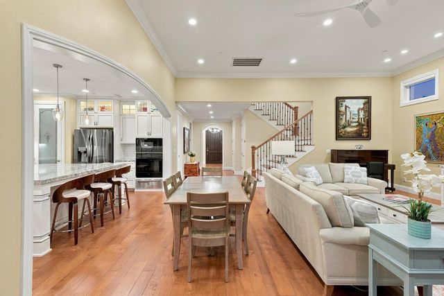 4889 V St, Sacramento, CA 95817