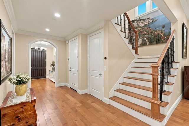 4889 V St, Sacramento, CA 95817