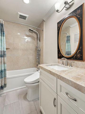 4889 V St, Sacramento, CA 95817
