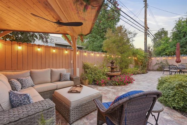 4889 V St, Sacramento, CA 95817