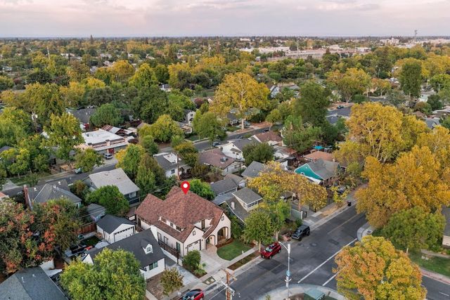 4889 V St, Sacramento, CA 95817