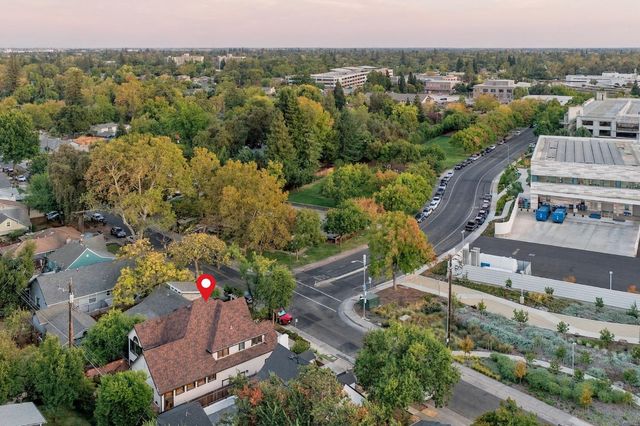 4889 V St, Sacramento, CA 95817