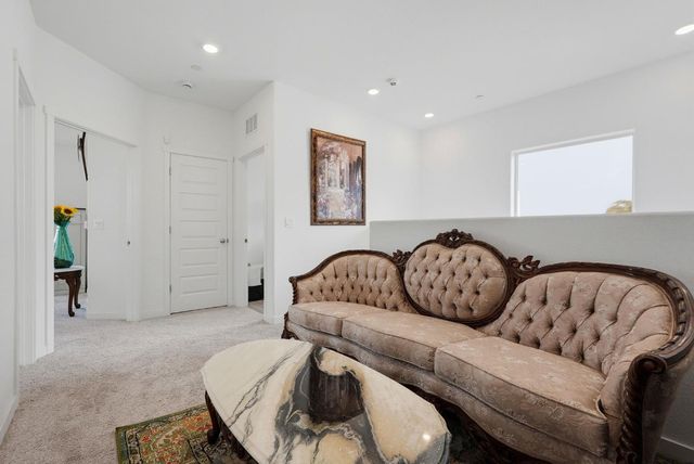 898 Lake Park Circle, Galt, CA 95632