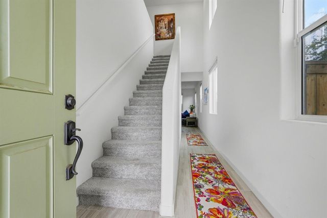 898 Lake Park Circle, Galt, CA 95632