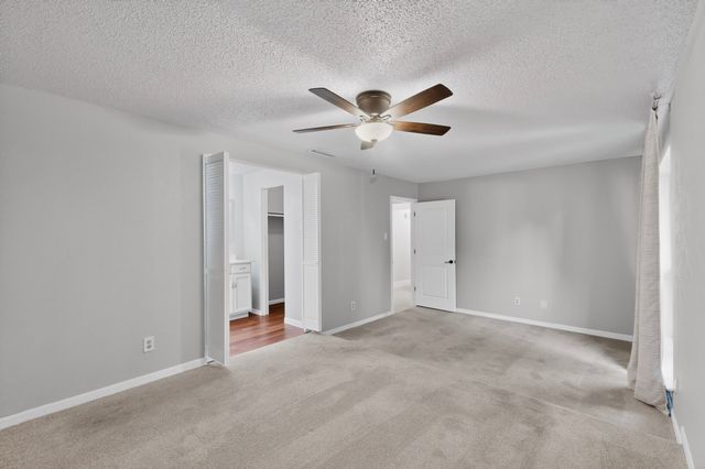 949 Meadowdale Circle, Garland, TX 75043