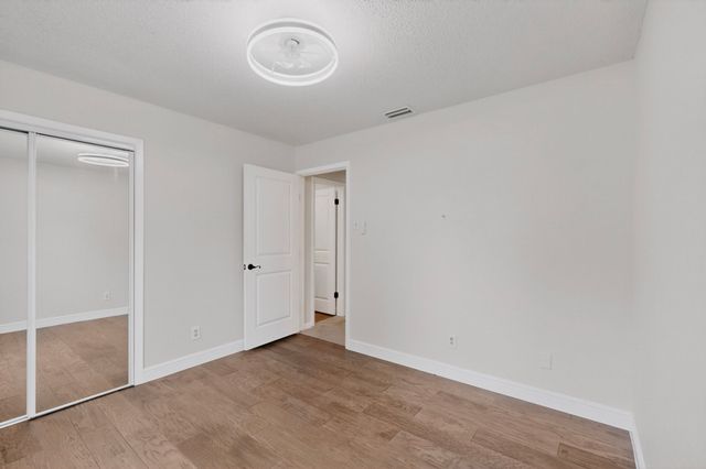 949 Meadowdale Circle, Garland, TX 75043